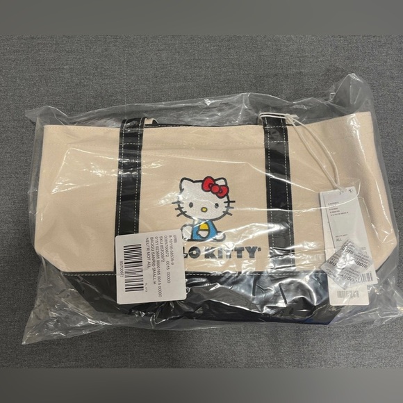 BAGGU X Hello Kitty Small Heavyweight Canvas Tote Bag - Picture 2 of 5